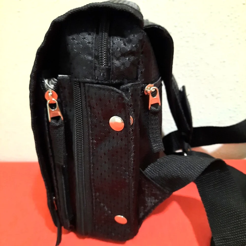 Heys black travelmate V3 crossbody